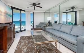 Leilighet, 2 soverom | Oppholdsområde | DVD-spiller