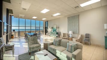 Condo, 2 Bedrooms | Interior