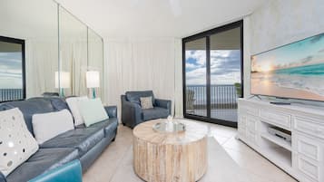 Appartement, 2 slaapkamers | Woonruimte | Een dvd-speler