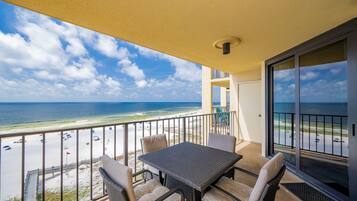 Condo, 2 Bedrooms | Outdoor dining