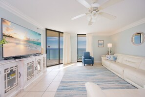 公寓客房, 3 間臥室 | 起居區 |  DVD 播放機