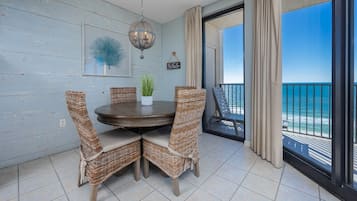 Condo, 1 Bedroom | Dining