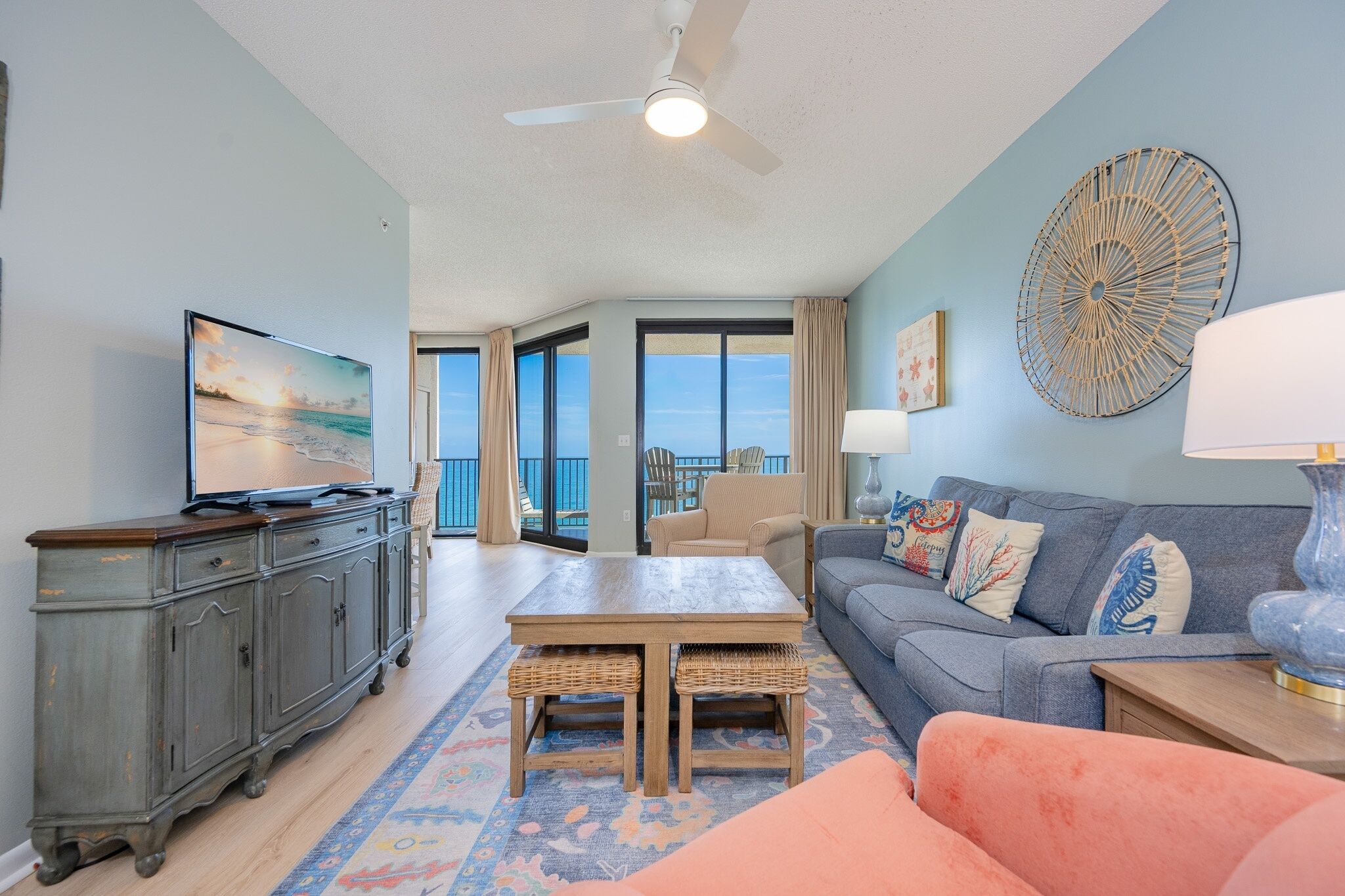 Condo, 1 Bedroom | Living area