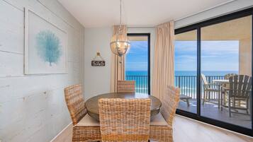 Condo, 1 Bedroom | Dining