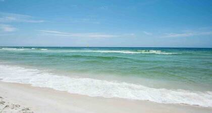 Boutique 30A Beach Getaway - 3 mins walk to beach! Sleeps up to 6.
