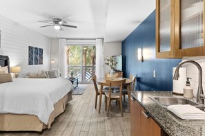 WiFi, bed sheets - Stylish Sandestin Condo with Stunning Pool View! (Miramar Beach)