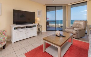 Condo, 2 quartos | Área de estar