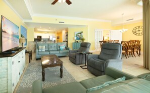 Condo, 3 Bedrooms | Living area
