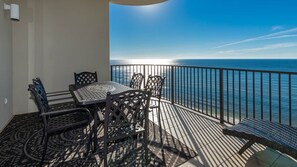 Condo, 3 habitaciones | Restaurante al aire libre
