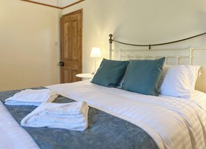 3 habitaciones, decoración personalizada y muebles diferentes 