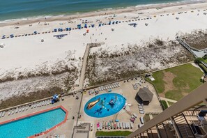 Apartamento, 2 habitaciones | Playa | Ubicación a pie de playa