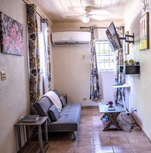 Tv, bøger, stereoanlæg