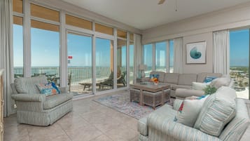 Leilighet, 4 soverom | Oppholdsområde | DVD-spiller