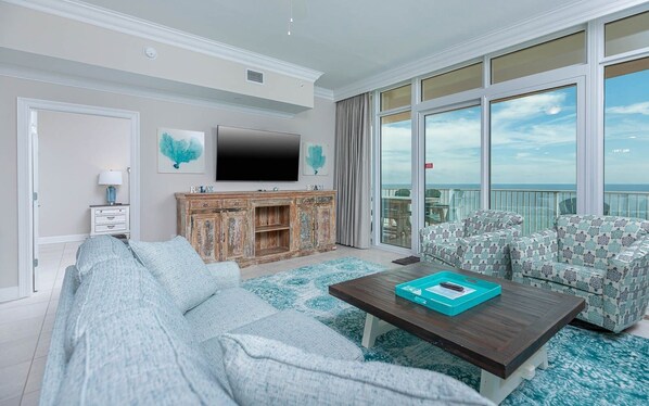 Condo, 3 chambres | Aire de séjour | Lecteur de DVD