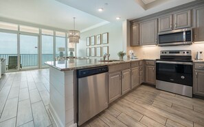 Private kitchen - Phoenix Orange Beach Ii 2003 2 Bedroom Condo (Orange Beach)