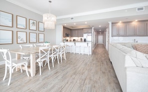 Condo, 2 Bedrooms | Dining