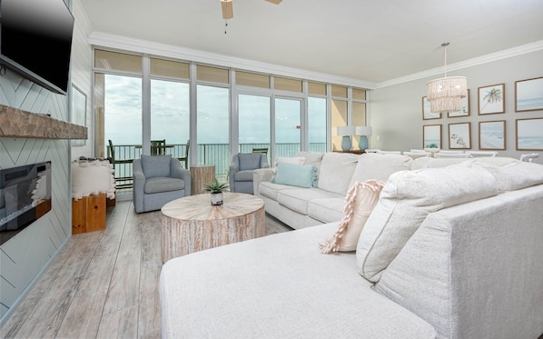 Condo, 2 chambres | Aire de séjour