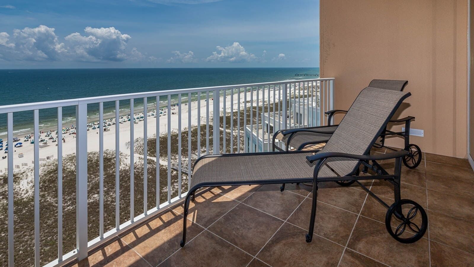 Condo, 2 Bedrooms | Property grounds