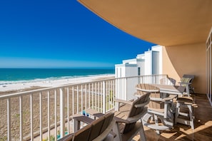Condo, 2 Bedrooms | Property grounds