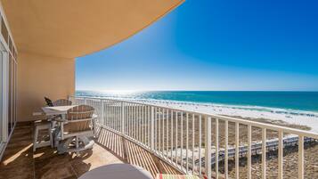 Condo, 2 Bedrooms | Outdoor dining