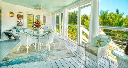 Henderson 3 Bedroom Home by RedAwning