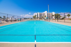 Condo, 2 Bedrooms | Sport court
