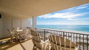 Condo, 2 Bedrooms | Outdoor dining
