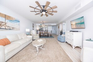 Condo, 2 Bedrooms | Living area