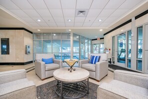 Condo, 2 Bedrooms | Lobby
