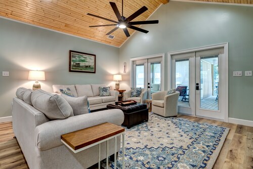 At Last - 1011 Marquette Pl 4 Bedroom Home by RedAwning