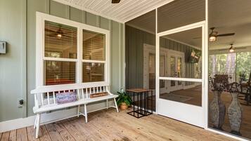 House, 4 Bedrooms | Terrace/patio