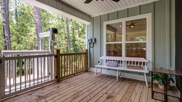 Maison, 4 chambres | Balcon