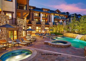 Outdoor pool - Sebastian Hotel 5 Star Residence Unit - 2 BR 3 BA & 2 Porch Unit. All Amenities! (Vail)