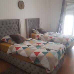 2 bedrooms, desk, iron/ironing board, free WiFi - Building art Deco (Clamart)