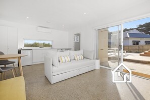 Smart TV - The Village Belle - Stay In The Heart of Sorrento (Sorrento)