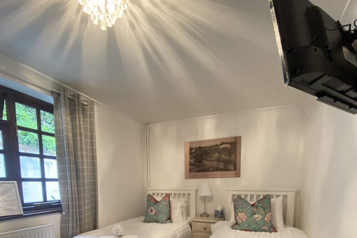 Kamar Twin Mewah, ensuite | Meja kerja, ruang kerja ramah laptop, dan Wi-Fi gratis