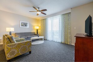 TV, video games, DVD player - 1Bed/1Bath - Cozy suite in Daytona Beach! (Daytona Beach)