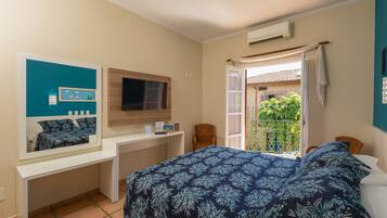 Double Room | Minibar, in-room safe, individually furnished, laptop workspace