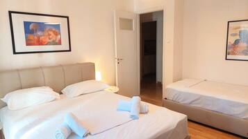 2 slaapkamers, reisbedje, gratis wifi, beddengoed