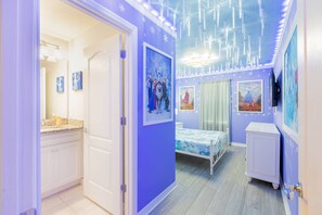 5 Schlafzimmer, Bügeleisen/Bügelbrett, Reisekinderbett, WLAN