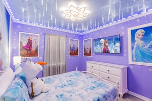 5 bedrooms, desk, iron/ironing board, travel crib