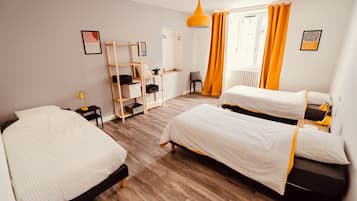 7 chambres, fer et planche Ă repasser, lit parapluie, accĂšs Internet