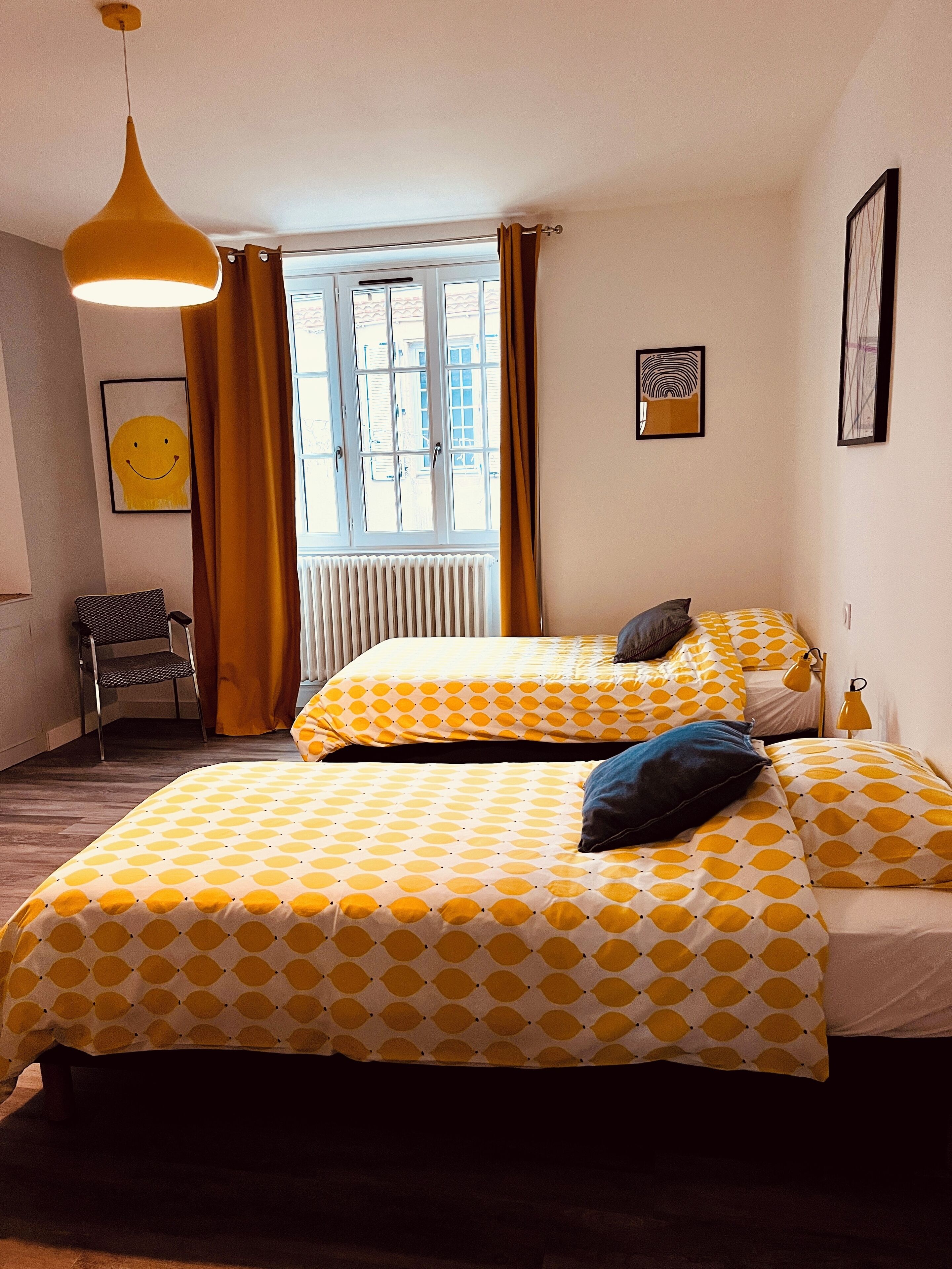 7 間睡房、熨斗/熨衫板、可攜式嬰兒床、上網