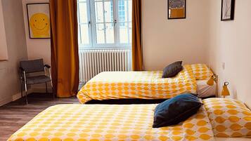 7 間睡房、熨斗/熨衫板、可攜式嬰兒床、上網