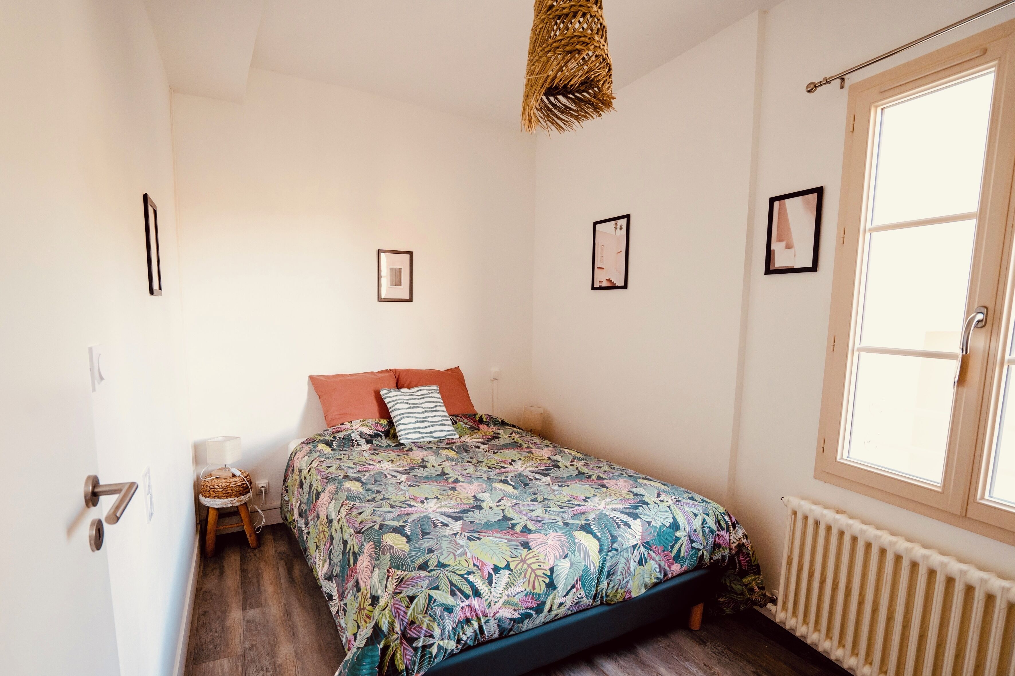 7 chambres, fer et planche à repasser, lit parapluie, accès Internet