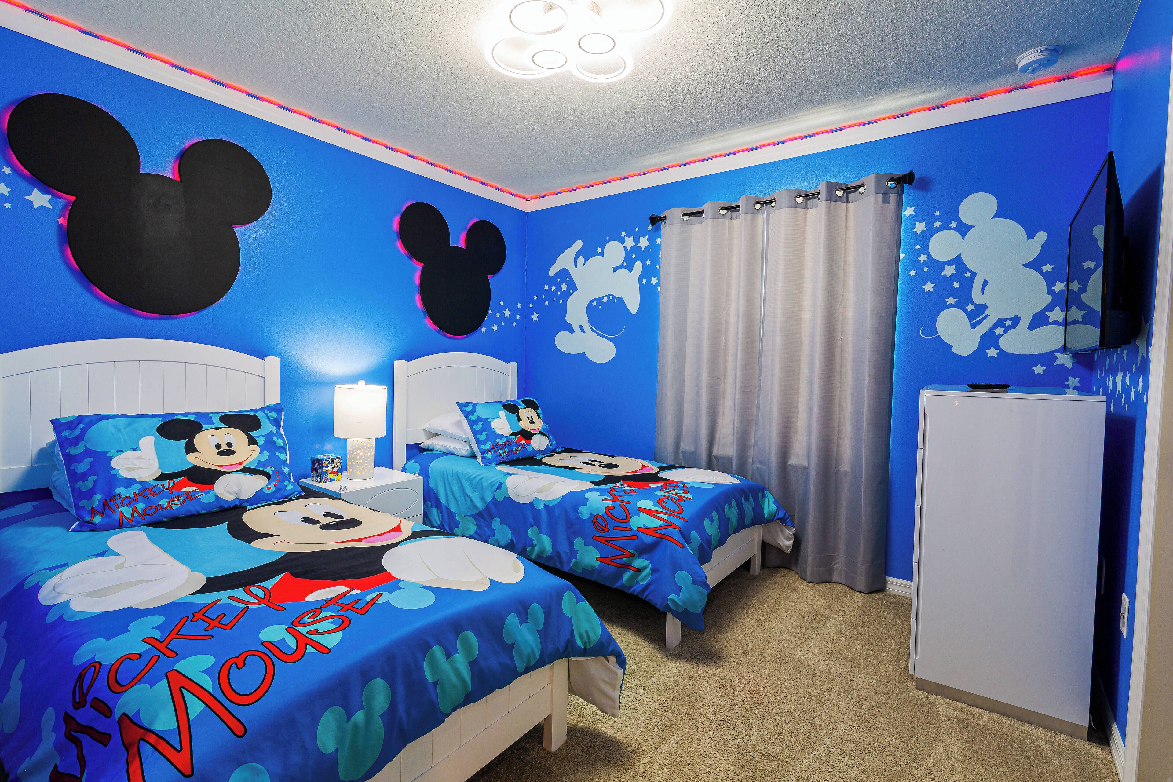 5 chambres, fer et planche à repasser, lit parapluie, Wi-Fi