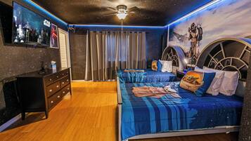 5 bedrooms, iron/ironing board, WiFi, bed sheets