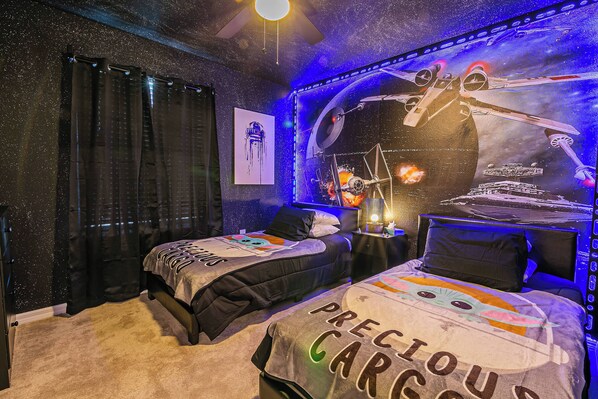 5 habitaciones, tabla de planchar con plancha, wifi y ropa de cama 