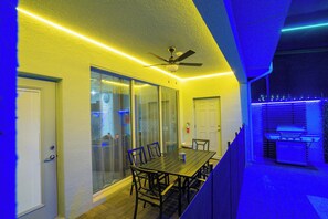 Outdoor dining - Themed Home with Private Pool & Game Room Near Disney (Davenport)