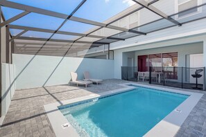 A heated pool - Private Pool & Game Room in Resort with Clubhouse 374562 (Davenport)